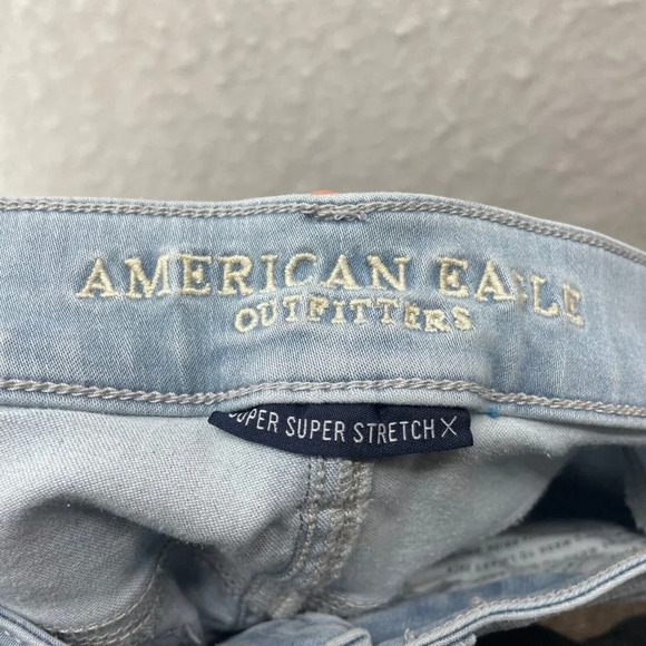 American Eagle Outfitter Jeans Women's Sz 6 Blue Denim Distressed Super Stretch - Picture 6 of 11